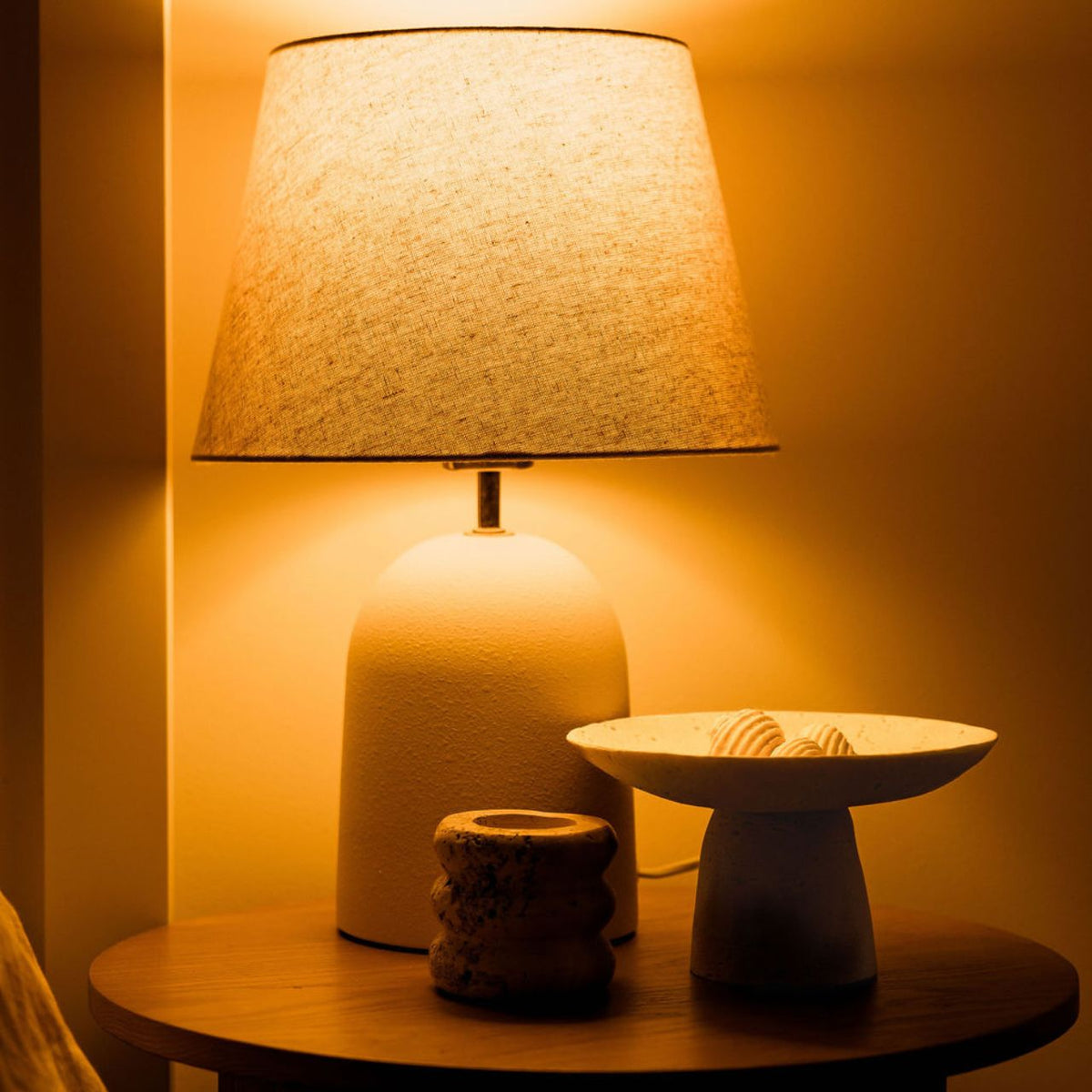 LUM8 Circadian Globe three modes comparison — daylight, transition and evening