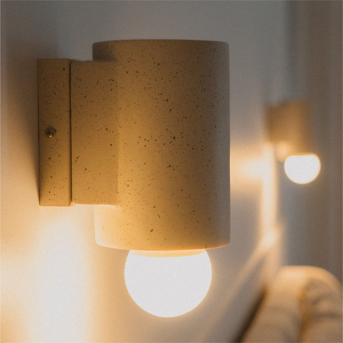 LUM8 Circadian Globe daytime mode — bright energising light for focus and alertness